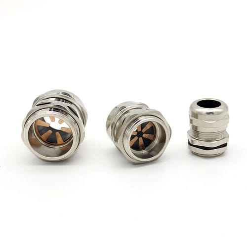 Prensaestopas con blindaje CEM - JX-D.G series - YUEQING JIXIANG CONNECTOR CO., LTD - de latón niquelado / IP68 / roscado