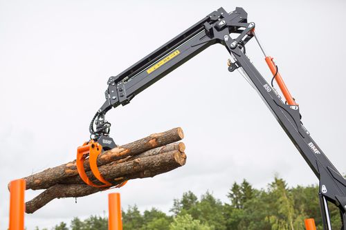 Grúa montada en remolque - BMF 850 - BMF - de mástil / forestal / de elevación