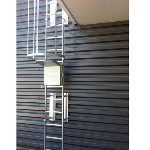 Puerta antiintrusión para escalera de acero galvanizado - AC600 - Coutier Industrie - de seguridad / con cierre / con abertura de acceso