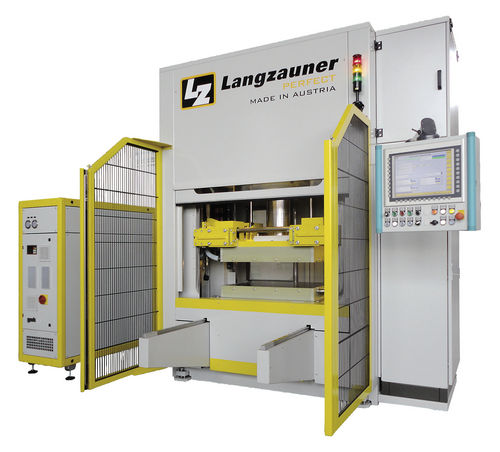 Prensa servohidráulica - 130T - Langzauner - de formado RTM / para materiales compuestos / de laboratorio