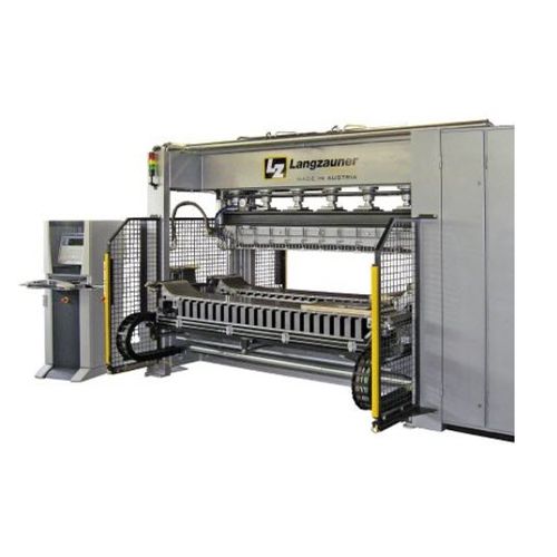 Prensa de formado RTM - Langzauner - para materiales compuestos / para esquí / con pistón ascendente