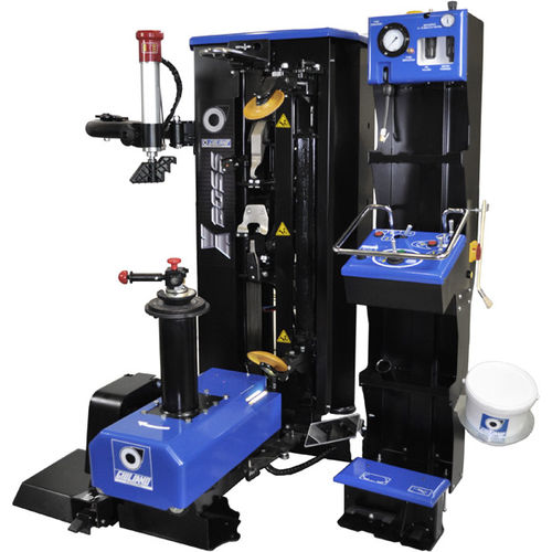 Desmontadora de neumáticos para coche - XBoss - GIULIANO INDUSTRIAL S.p.A. - sin palanca / superautomática / vertical