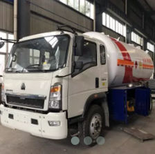 Camión cisterna de transporte de combustible - 15M3 - CLW GROUP - con motor diésel