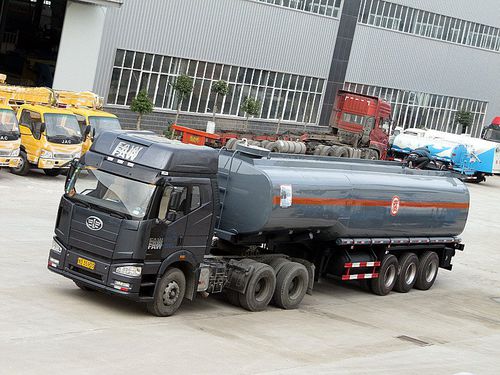 Semirremolque cisterna - CLW9400GHYC - CLW GROUP - para equipamiento industrial / para transporte de materiales peligrosos / de 3 ejes