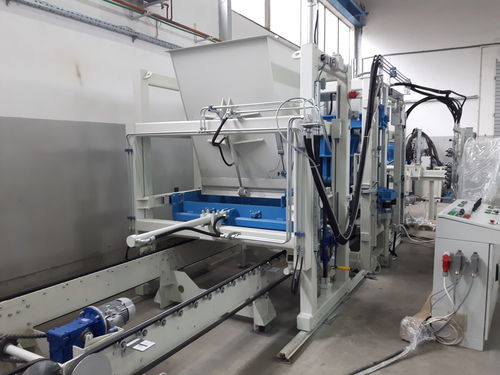 Máquina para fabricación de bloques de hormigón - SUMAB R-500 - Scandinavian UK Machines AB