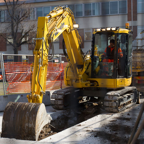 Excavadora mediana - PC88MR-10  - Komatsu Europe - con orugas / Tier 4 final / para obra de construcción