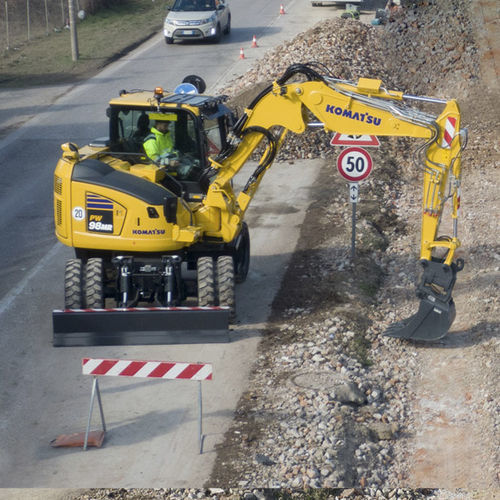 Excavadora intermedia - PW98MR-11 - Komatsu Europe - de ruedas / diésel / para obra de construcción