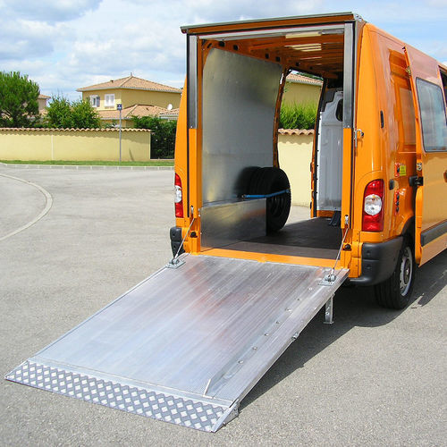 Rampa de vehículo - DH-ACH.10.01 - Dhollandia - para transporte / fija / hidráulica