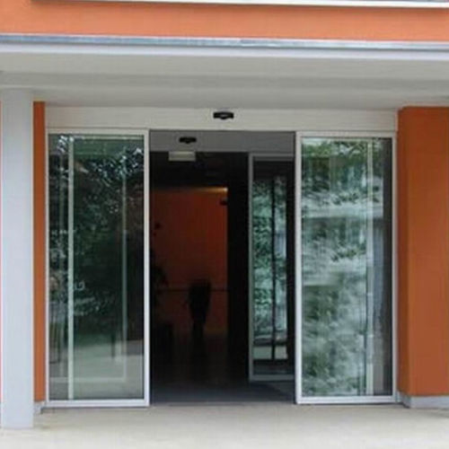 Puerta corredera - Shen Zhen Hui Trade Industry Co., Ltd. - de aluminio / para exteriores / automática