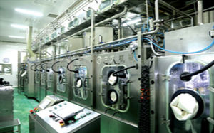 Línea de llenado para botellas de vidrio - Jiangsu Zhongyin Machinery Co., Ltd. - para botellas PET / de latas / para zumo de frutas