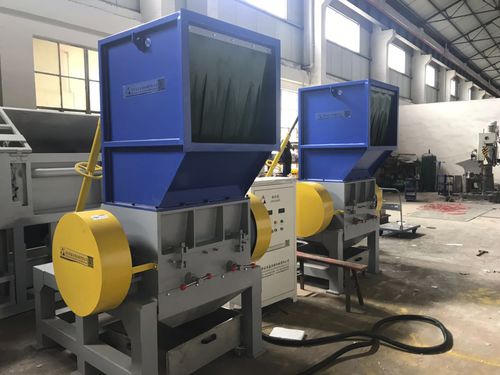 Molino para material plástico - PC series - ZHANGJIAGANG QING CHEN YU MACHINERY CO., LTD. - de cuchillas / vertical / hidráulico
