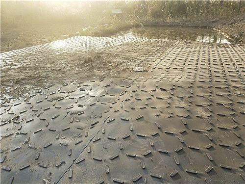 Alfombra de trabajo - Shandong Ningjin Xinxing Chemical Co., Ltd. - protección del suelo / de composite / de exterior