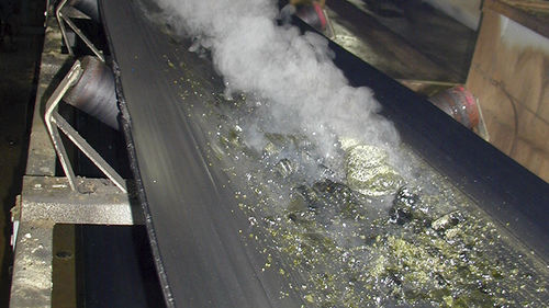 Cinta transportadora de metal - Trelleborg Seals & Profiles - de cemento / de asfalto