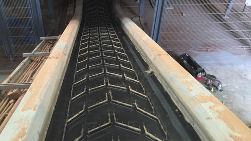 Cinta transportadora de textil - BR - Trelleborg Seals & Profiles - de metal / de acero / de madera