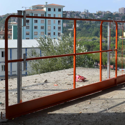 Barrera de seguridad - Bayrakcı İnşaat Metal San. Tic. Ltd. Şti. - fija / de metal / modular