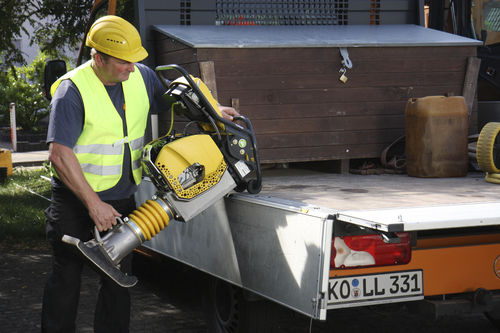 Plancha vibradora de marcha de avance - BT 60  - BOMAG