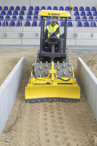 Compactador monocilindro - BW 124 PDH-5 - BOMAG - vibratorio
