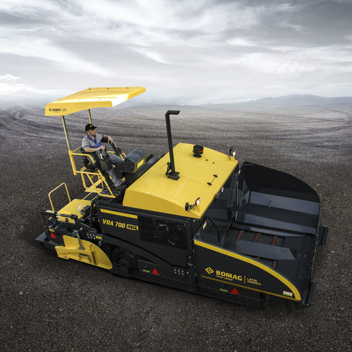 Pavimentadora de asfalto - VDA 700 MAX - BOMAG - con orugas / de combustible / de cinta transportadora