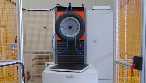 Máquina de prueba de durabilidad - UTTM - Test Industry - de carga estática / automática / para neumáticos