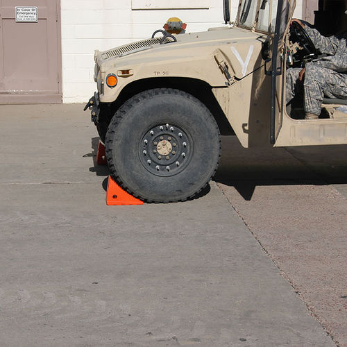 Traba para camión para vehículos - UC1700 - Justrite Safety Group