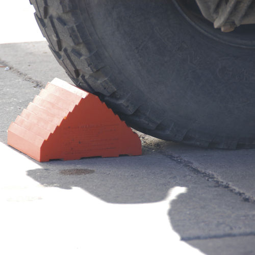Traba para camión para vehículos - UCTS003 - Justrite Safety Group