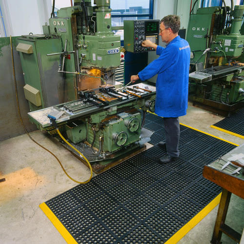 Alfombra antifatiga - Cushion Ease™ 550 - Justrite Safety Group - modular / de caucho / para espacio húmedo