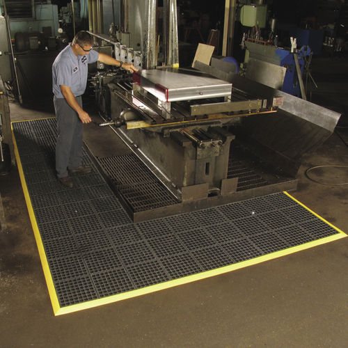 Alfombra antifatiga - Cushion Ease™ GSII® Nitrile FR 850SFR - Justrite Safety Group - modular / de caucho / para espacio húmedo