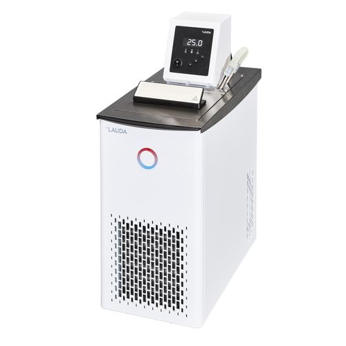 Baño termostático con indicador digital - Alpha RA 8 - LAUDA DR. R. WOBSER GMBH & CO. KG - refrigerado / para aplicaciones de laboratorio / para laboratorio