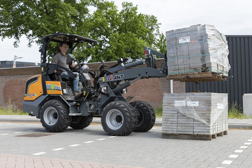 Cargadora de ruedas - G2700 - TOBROCO - GIANT - articulada / compacta / eléctrica