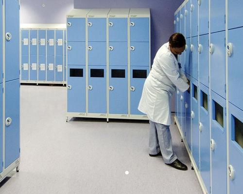 Armario de vestuario industrial - Linpac Storage Systems - para aplicaciones higiénicas / profesional / sanitario