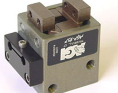 Pinza de prensión neumática - AGP-187 - AGI Automation Components - paralela / de 2 mandíbulas / de doble efecto