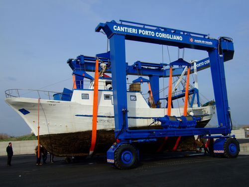 Pórtico con neumáticos - Eden Tech Srl - para aplicaciones marinas