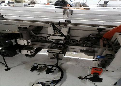 Máquina de colocación de tapacantos automática - UT620E - Nanjing Unitec Technology Co.,LTD - para madera