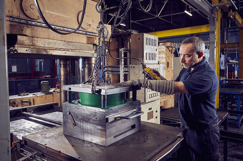 Inyección de plásticos termoplástico - DLR Elastomer Engineering Ltd - poliamida / elastómero / de caucho