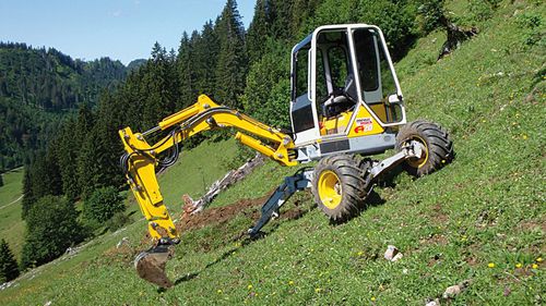 Excavadora intermedia - A20 - Menzimuck - de ruedas / diésel / araña