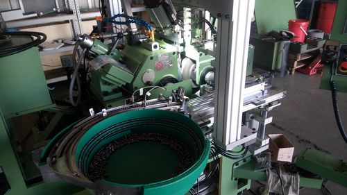 Alimentador para rectificadora sin centros - S-TYPE Ltd., Co. - vibratorio