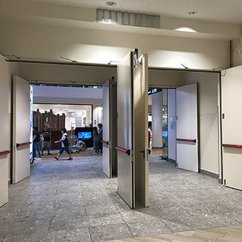 Puerta con bisagra - BIG FLY FIRE - Moreschi Chiusure Industriali S.r.l. - peatonal / para interior / aislada
