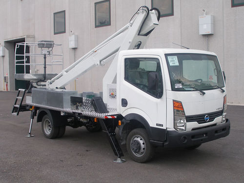 Cesta elevadora montada en tractor - SC 18 - Safi Group srl - montada sobre camión / hidráulica / para almacén