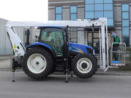 Cesta elevadora montada en tractor - STR 20 - Safi Group srl - electrohidráulica / para la agricultura / desmontable