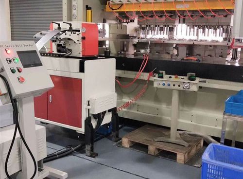 Línea de alimentación para acero de alta resistencia - Shenzhen Sunrui Machinery Co., Ltd. - para procedimientos de corte fino / para la industria del automóvil / alto espesor