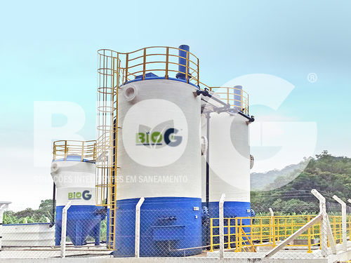 Microplanta para tratamiento de aguas residuales por fangos activos - Bio água engenharia