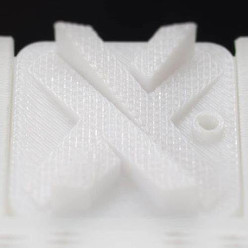 Impresión 3D de materiales plásticos - Xometry Europe - DDL / para la industria electrónica / para la industria del automóvil