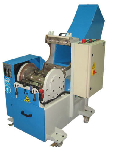 Molino para cemento - IM TYP 25/30 - inan plastics machinery - de cuchillas / horizontal / para moldeado por inyección