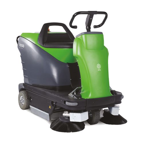 Barredora con operador a bordo - 1050 series - IPC - con batería / de exterior / con 2 cepillos