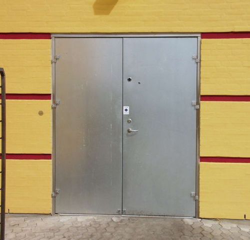 Puerta abatible - MH0502I - DAN-doors - de acero inoxidable / de acero galvanizado / para cámara frigorífica