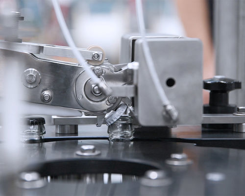 Descapsuladora automática - Reverse C - AROL Closure systems