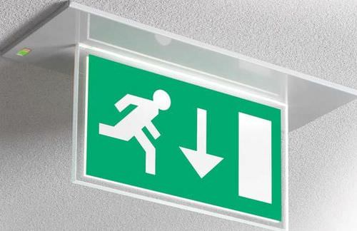 Luz de emergencia - Briteblade - Cooper Lighting and Safety - de tubo fluorescente / superficial / resistente al agua