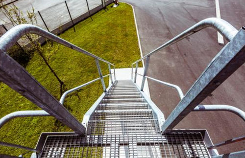 Plataforma de acceso - PLATEFORME AVEC ESCALIER - Pacquet Industrie