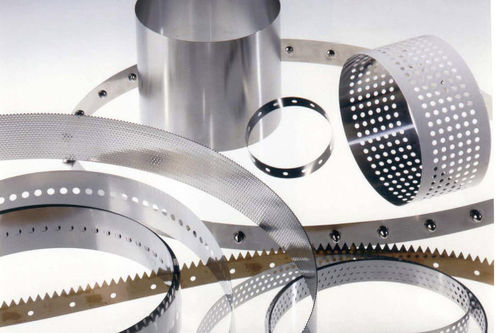 Cinta transportadora perforada - Belt Technologies Europe Limited - de aspiración / de acero inoxidable / homogénea