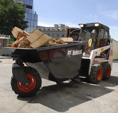 Volquete auto-basculante para productos a granel - BOBCAT